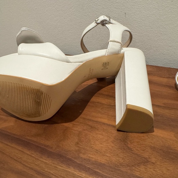 Stuart Weitzman White Platform Sandals with Bow - Picture 6 of 6